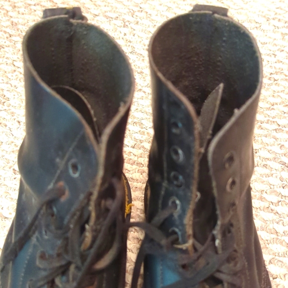Vintage Dr. Martens! - Picture 2 of 4